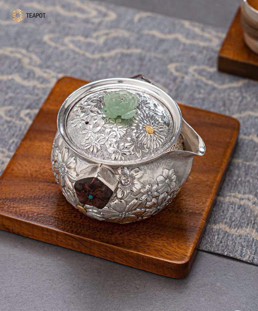 z6093815336801_6219a51c7050d27231754305d7b0cf9d-851x1024-1